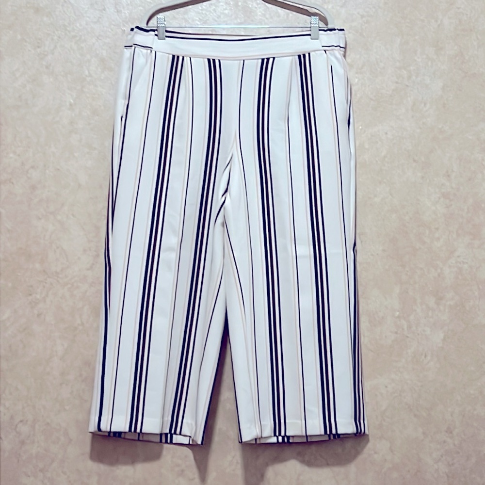 ART.9 women’s pants size L